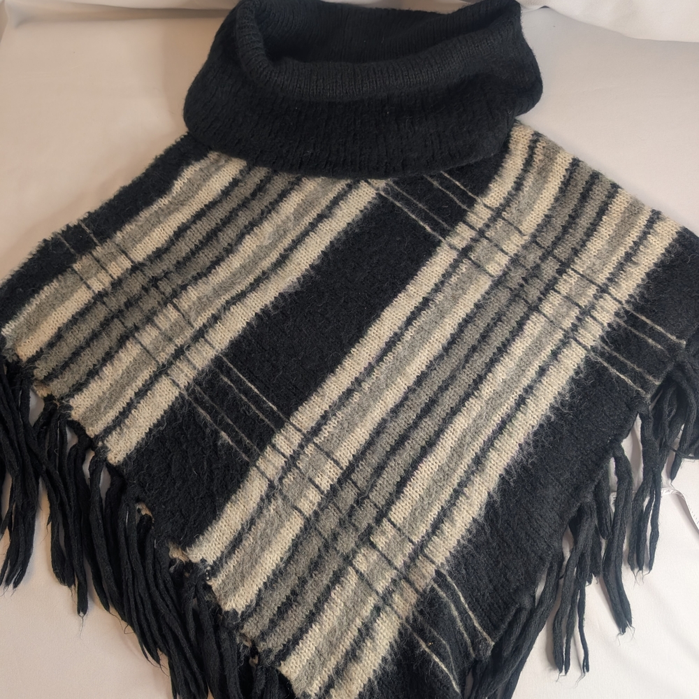 Women's OS Black and White Plaid Poncho